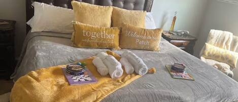 Iron/ironing board, WiFi, bed sheets