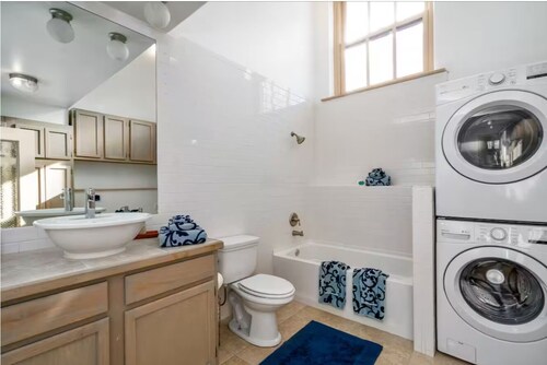 Heart of Route 66. Stunning Apartment on Old City Hall's 2nd Floor