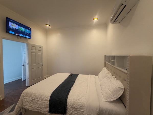 2 bedrooms, free WiFi - COZY CONVENIENT HOUSE IN ORLANDO NEAR UCF& VALENCIA COLLEGE (Orlando)