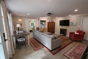 Smart TV, fireplace