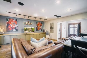 Interior - Cuvée - 2 Units - Mins to Entertainment District (Scottsdale)
