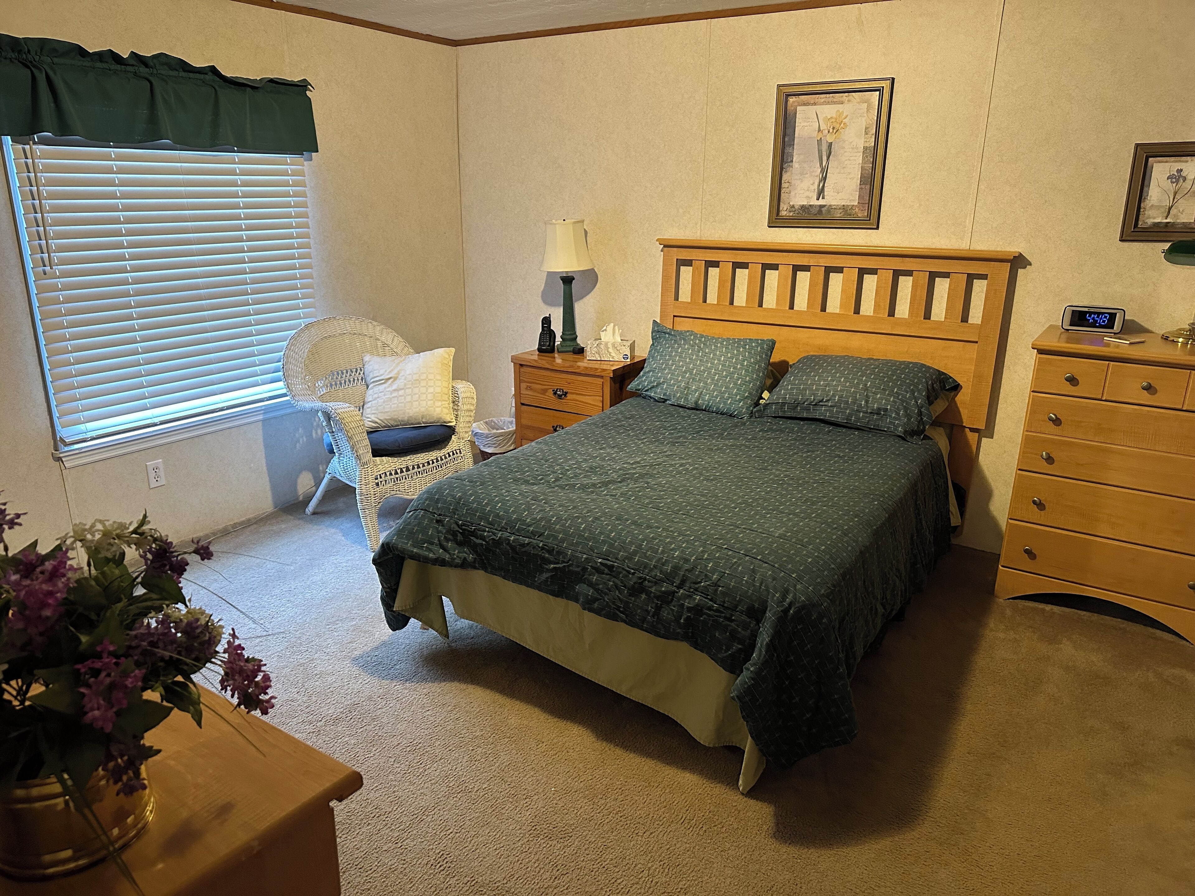 Fer et planche à repasser, accès Internet, draps fournis