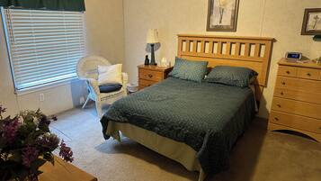 Fer et planche Ă repasser, accĂšs Internet, draps fournis