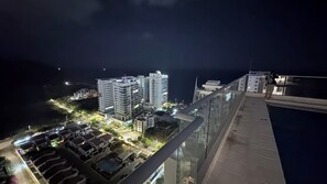 Property grounds - Beachfront Luxury in Playa Salguero: Modern Condo with Ocean Breeze & Pool (Gaira)