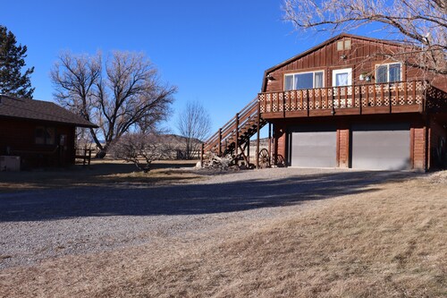 Peaceful Country Getaway Near Dillon, MT