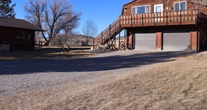 Peaceful Country Getaway Near Dillon, MT