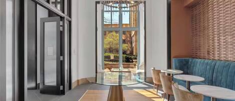 تناول الطعام