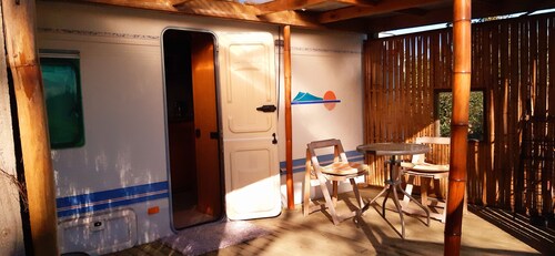 Cosy caravan in rural setting 5 minutes walk from gorgeous beach