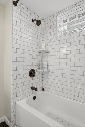 Hair dryer, towels, soap, toilet paper - Charming 4BR Home; 3 Levels; Near Airport & MOA (Saint Paul)