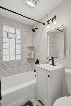 Hair dryer, towels, soap, toilet paper - Charming 4BR Home; 3 Levels; Near Airport & MOA (Saint Paul)