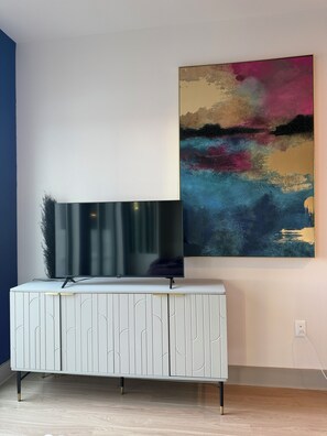 Interior - Cozy 1-bedroom studio close to Mercedes-Benz and Downtown Atlanta (Atlanta)