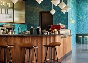 Dining - Cozy 1-bedroom studio close to Mercedes-Benz and Downtown Atlanta (Atlanta)