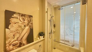 Shower, hair dryer, bidet, towels - Monthly Rental Sea View 2 Min Walk to Beach 3–6 Months Stay (Banglamung)