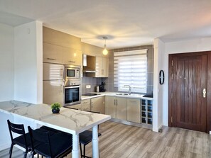 Fridge, microwave, oven, dishwasher - SR Marina del Sol 2BDR with sea view and garden (Mijas)