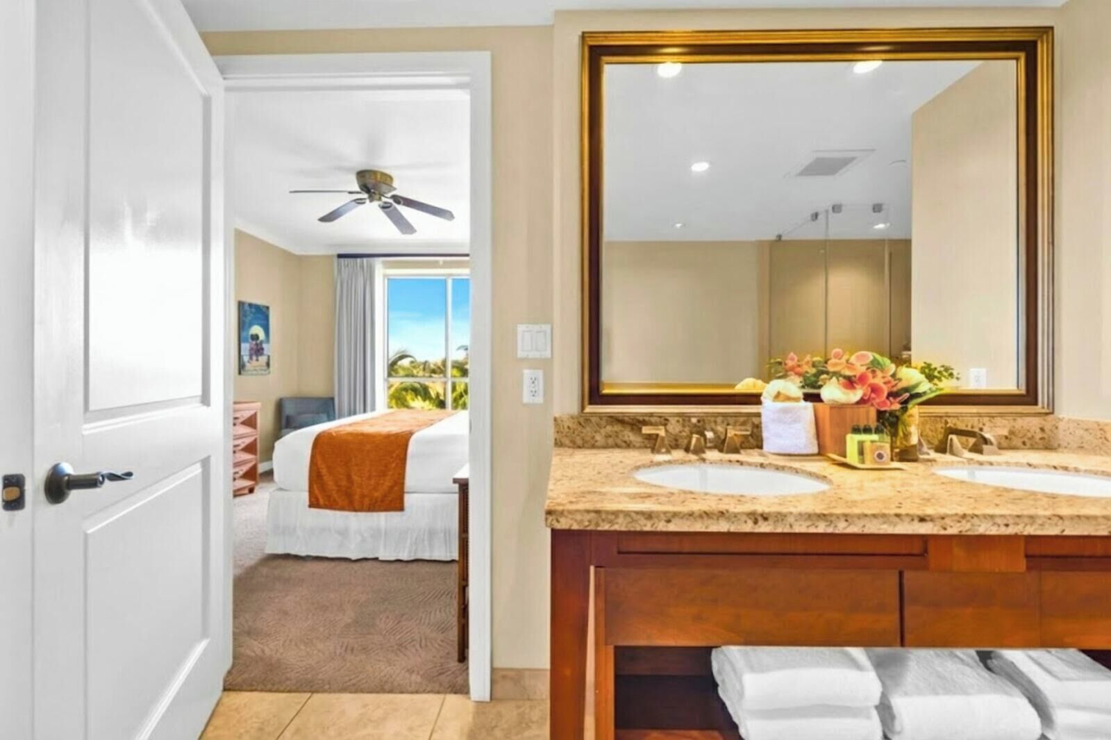 5 habitaciones, tabla de planchar con plancha, cuna de viaje y wifi 