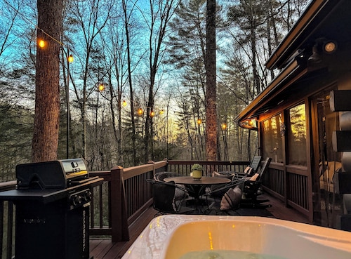 Peaceful/Luxe Secluded 1BR Creekside Escape • Hot Tub • Fire Pit • 2 Acres