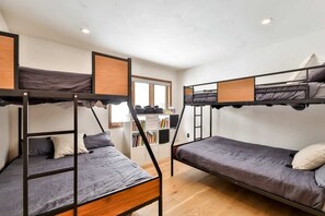 7 dormitorios, escritorio, wifi gratis y ropa de cama