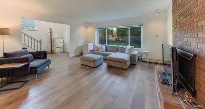 Entire Vancouver House – Spacious & Well Located - 10 Min Drive to YVR
