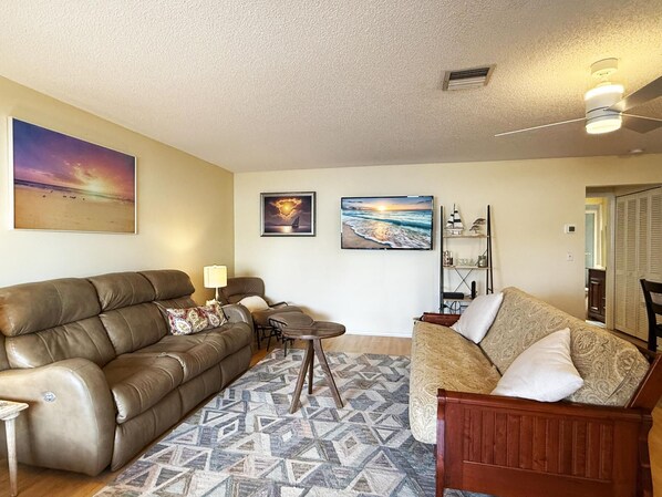 Smart TV - Sea Oats 1BR Condo – Pool, Beach, Boat Slip (Englewood)