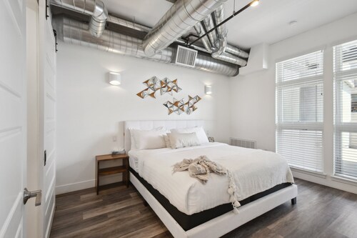 3198: Urban Cowboy Escape at Rino Art Lofts