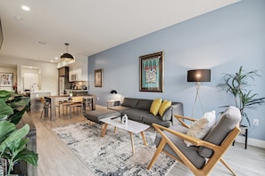 Interior - Golden Hour Designer Loft Espadin Lohi (Denver)