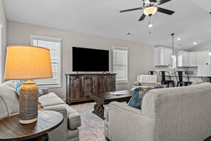 House (3 Bedrooms) | Interior - The 54th Cottage (Commerce)