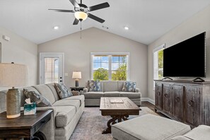 House (3 Bedrooms) | Interior - The 54th Cottage (Commerce)