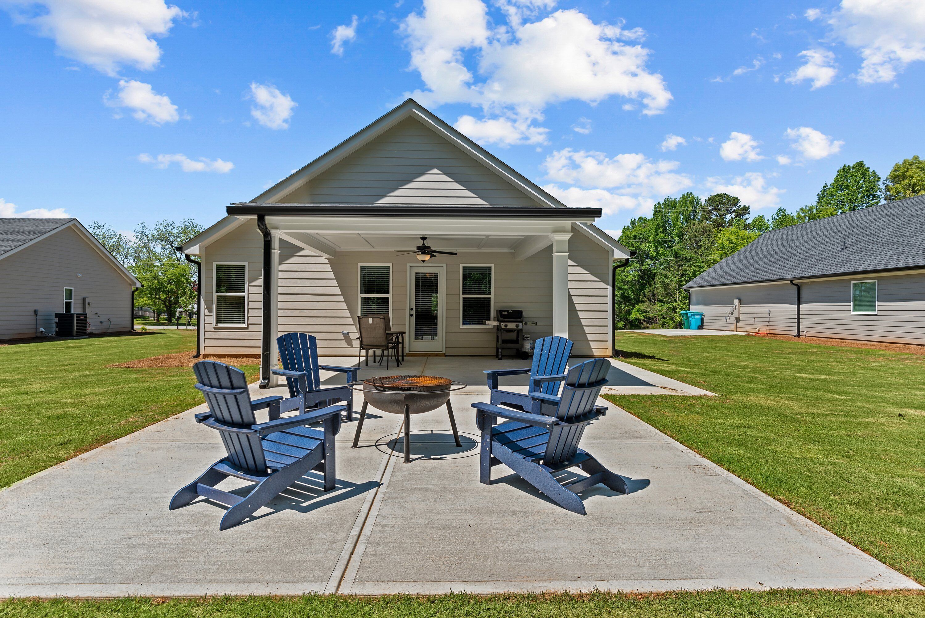 House (3 Bedrooms) | Front of property