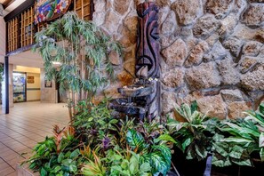 Interior - The Maui Wowi Oceanfront Condo (Daytona Beach Shores)