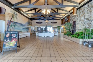 Interior - The Maui Wowi Oceanfront Condo (Daytona Beach Shores)