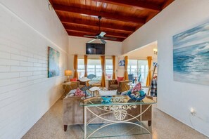 Interior - River Front - Fishing, Dolphins, Views Galore! (Daytona Beach)