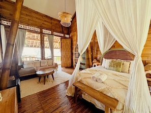 In-room safe, blackout curtains, free WiFi, bed sheets - Casa Alonia (Uluwatu)