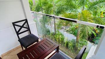 Standard Room, Lake View | Interior