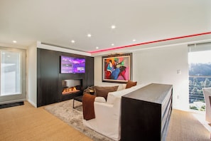 Casa superluxo, várias camas, banheira de imersão, vista para a montanha (The Beverly Aura) | Área de estar