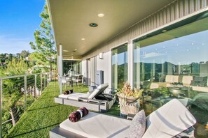 Luxury House, Multiple Beds, Hot Tub, Mountain View (The Beverly Aura) | Terrace/patio - The Beverly Aura: Jet-set Mid-century Modern Oasis in the Hills (Beverly Hills)