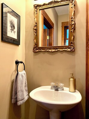 Unclassified image, 4 of 28, button - Neighborhood Townhome with Botanical Vibes (Dubuque)