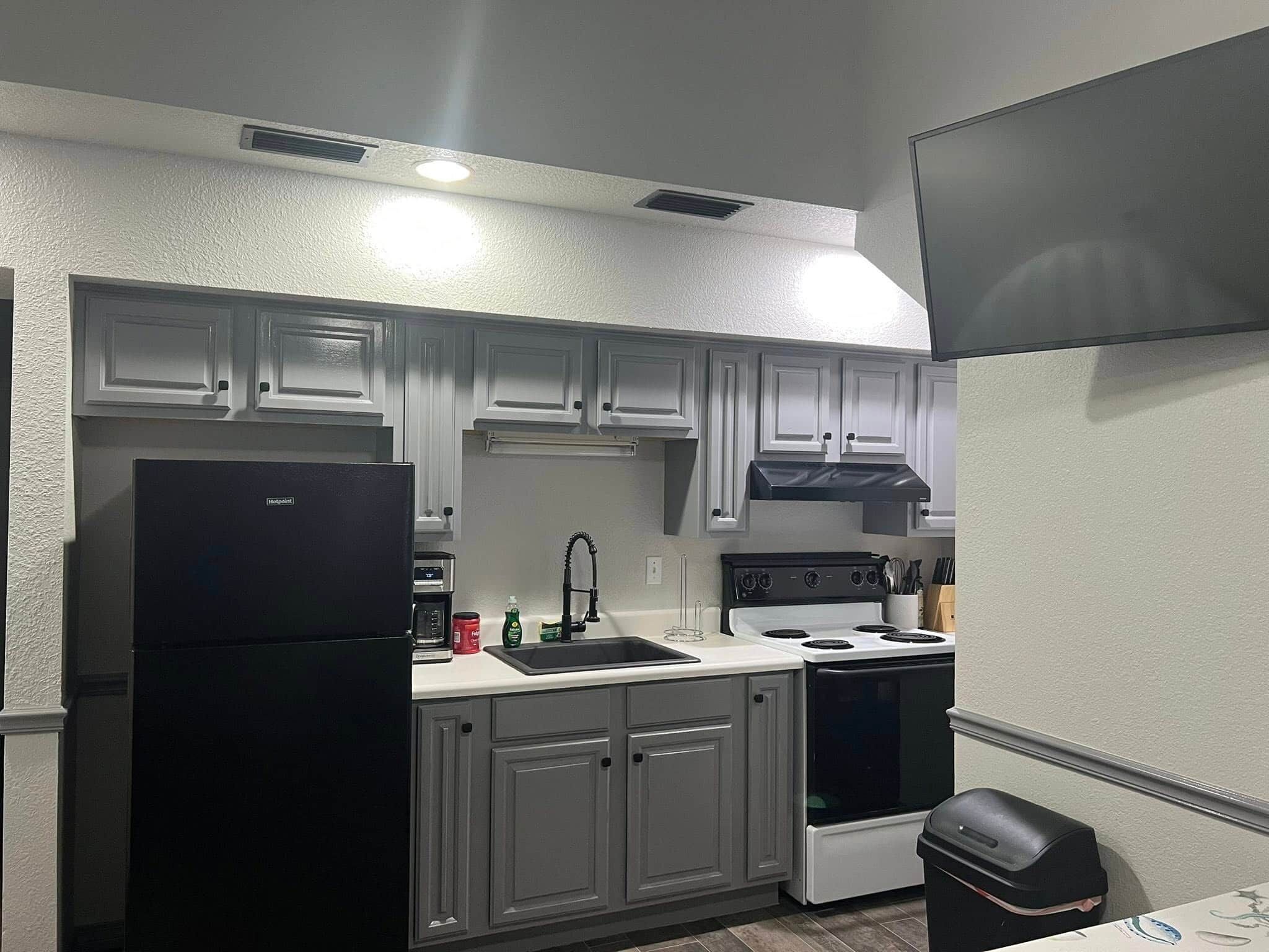 Fridge, microwave, oven, cookware/dishes/utensils