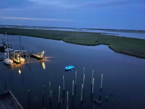 Marina - Legend Oaks Room 2 over the water (Gautier)