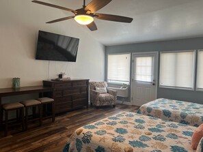 WiFi, bed sheets - Legend Oaks Room 6 over the water (Gautier)