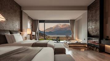 Luxury Twin Room, Multiple Beds, Non Smoking, Mountain View | Soundproofing, iron/ironing board, free WiFi