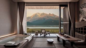 Luxury-Doppelzimmer, 1 King-Bett, Nichtraucher, Bergblick | Ausblick vom Zimmer