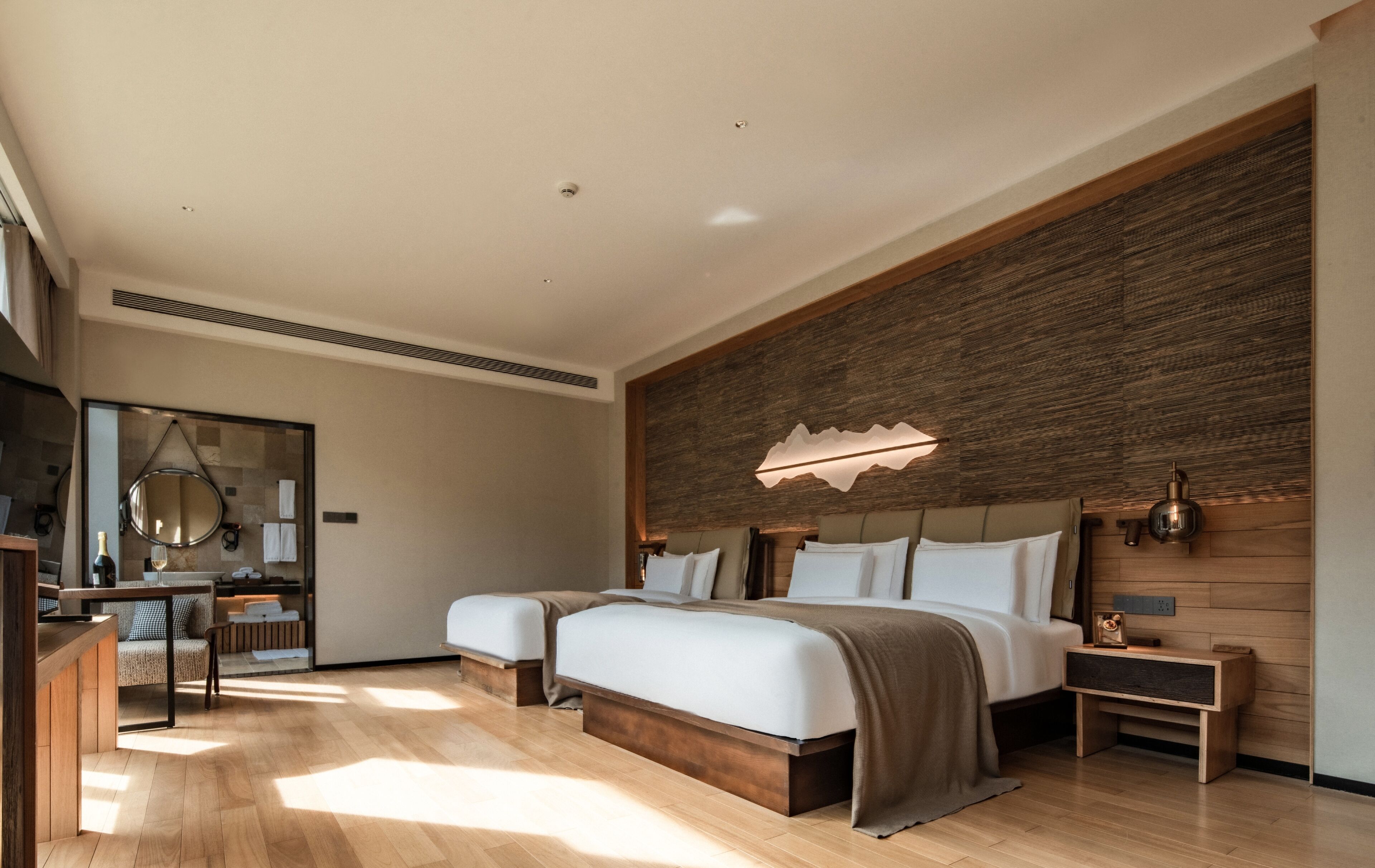 Family Double or Twin Room, Multiple Beds, Non Smoking, Mountain View