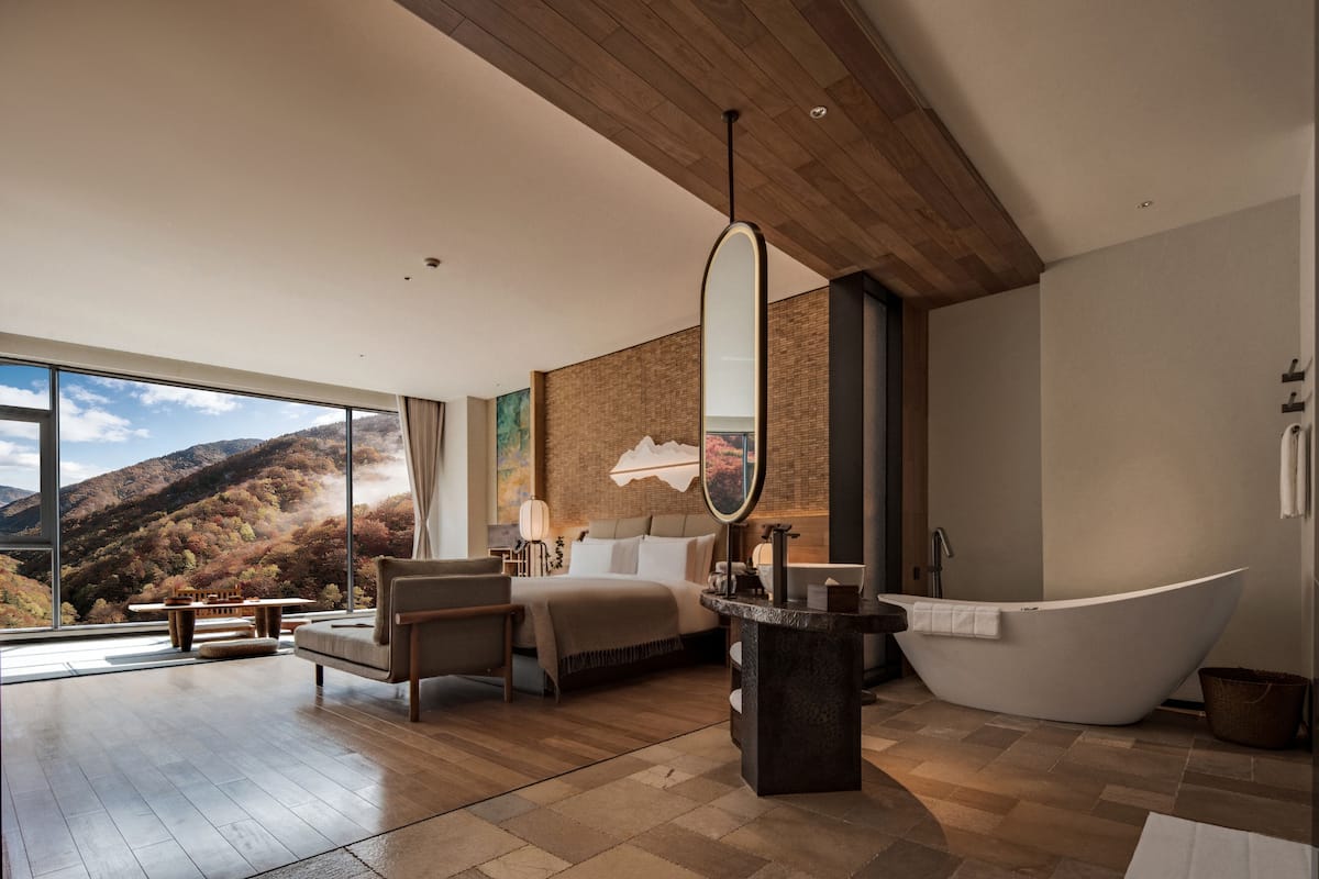 Superior Double Room, 1 King Bed, Non Smoking, Mountain View | Soundproofing, iron/ironing board, free WiFi