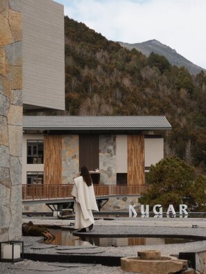 Exterior detail - Kugar Resort (Lijiang)