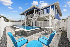 A heated pool - Classic 4BR w/ Heated Pool + Outdoor Lounge Area (North Myrtle Beach)