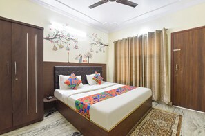 Egyptian cotton sheets, premium bedding, in-room safe, free WiFi - Fabhotel Royal Palace I (Jaipur)