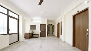Ảnh chưa phân loại, 2 trong số 34 ảnh, nút