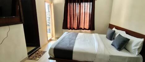 Egyptian cotton sheets, premium bedding, free WiFi, bed sheets