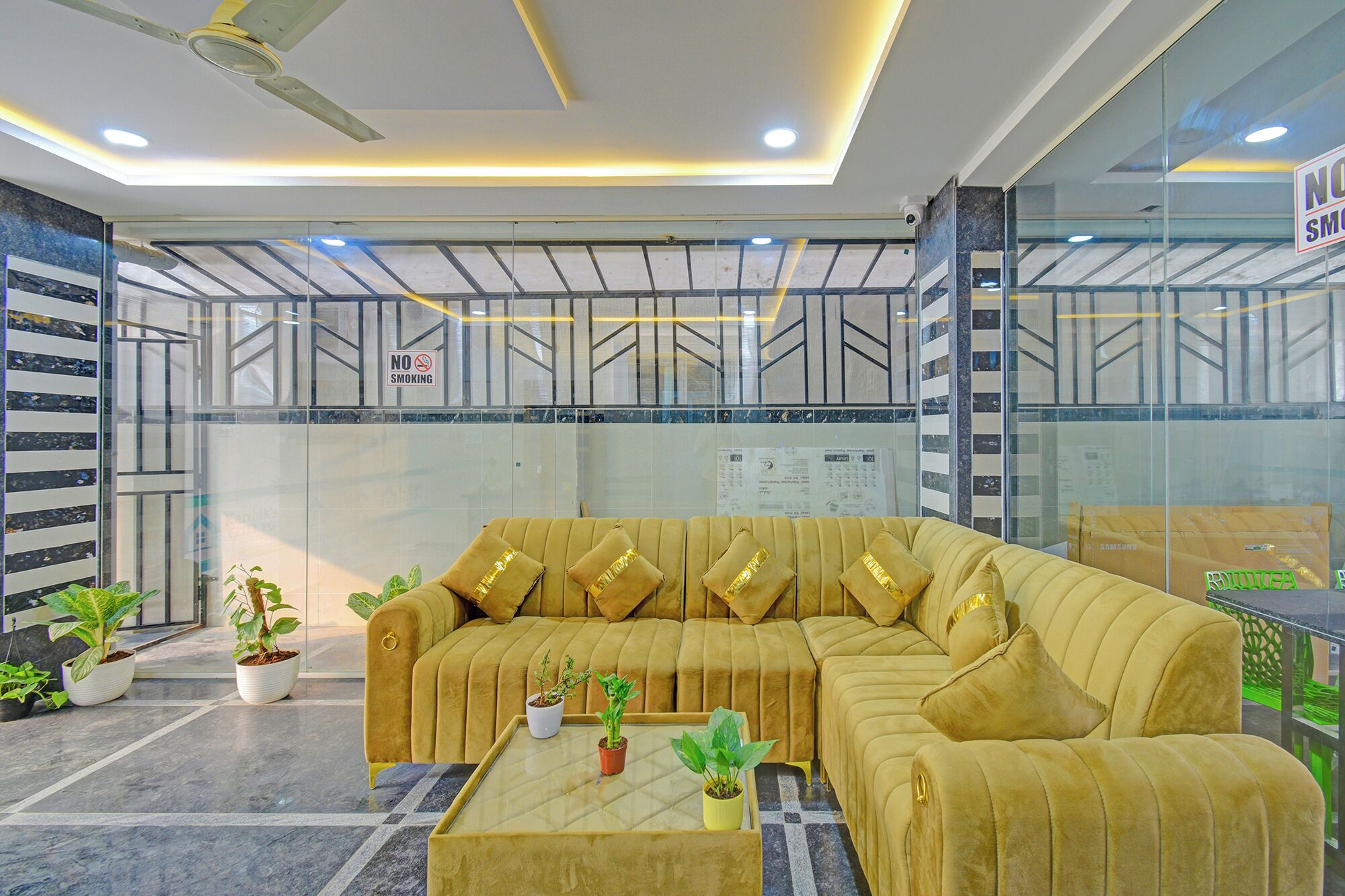 Khu tiếp khách ở sảnh