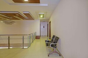 Lobby sitting area - Fabhotel Stay Chill Residency (Chennai)